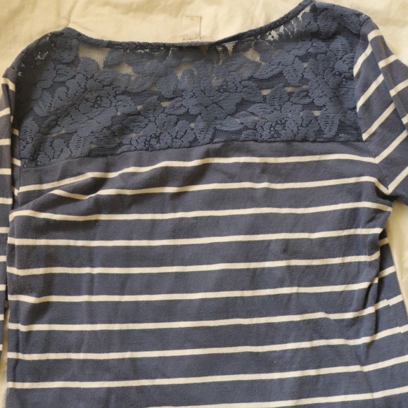 3/$20 LOFT Blue and White 3/4 Sleeve Top - Picture 3 of 3